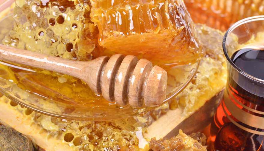 Мед с прополисом можно применять при комплексном лечении различных заболеваний