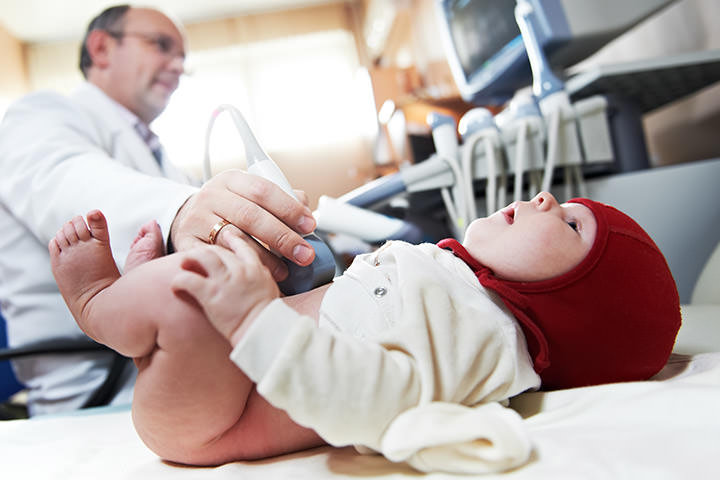 УЗИ тазобедренных суставов у новорожденный проводится с целью выявления патологий 